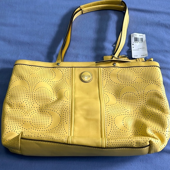 Coach Tote Brand New - Picture 1 of 4